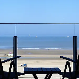 Appartement North Sea View With Parking, Middelkerke