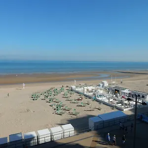 toplocatie-middelkerke-frontal-sea-view.hotelsghent.com/